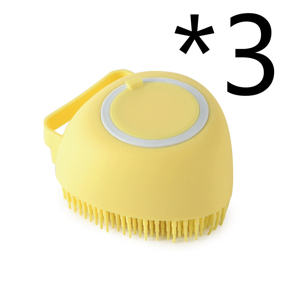 Make pet baths easier with this 2-in-1 silicone brush. Gently cleans, massages, and dispenses shampoo – perfect for sensitive dogs and cats.