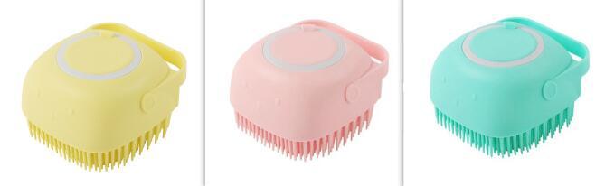 Make pet baths easier with this 2-in-1 silicone brush. Gently cleans, massages, and dispenses shampoo – perfect for sensitive dogs and cats.